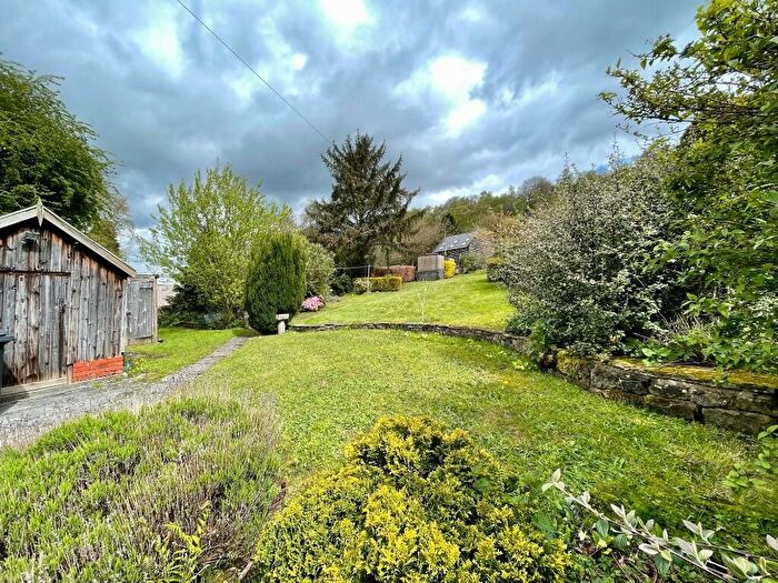 3 Bedroom Semi-Detached House For Sale In Yew Tree Hill, DE4