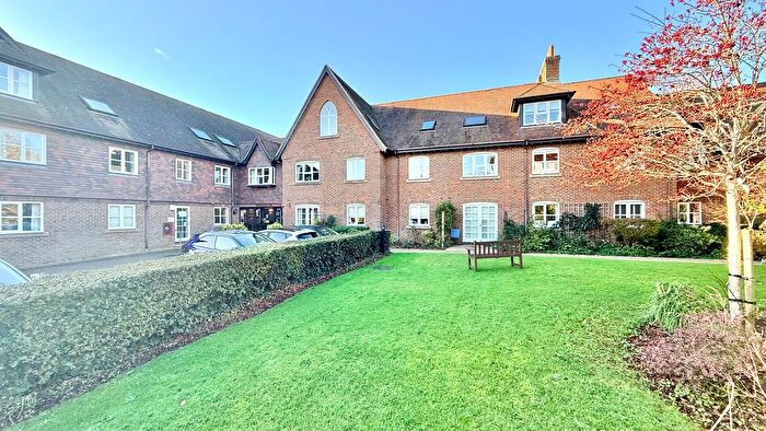 1 Bedroom Flat For Sale In Monmouth Court, Church Lane, Lymington, SO41
