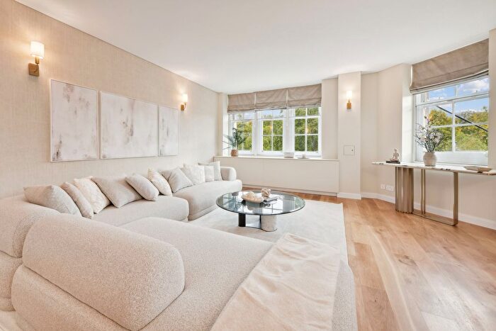 3 Bedroom Flat To Rent In Latymer House, Piccadilly, W1J