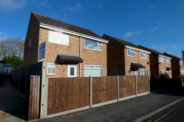 3 Bedroom Detached House To Rent In Wycombe Way, Carterton, Oxon OX18