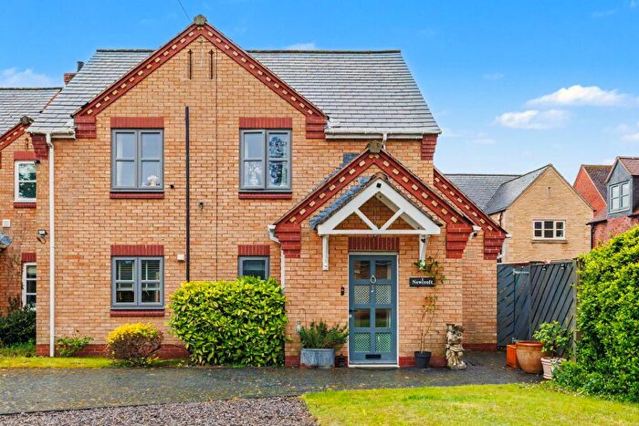 3 Bedroom Semi-Detached House For Sale In Todenham Road, Moreton-In-Marsh, GL56