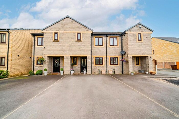 3 Bedroom Property To Rent In Walker Brow, Dove Holes, Buxton, SK17
