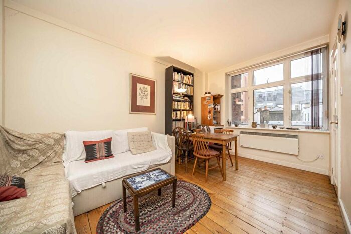 1 Bedroom Flat For Sale In Fetter Lane, Clifford's Inn, EC4A