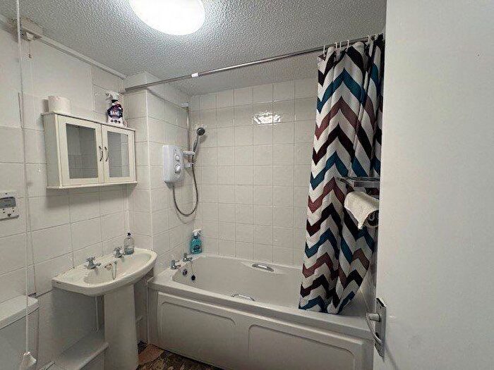 1 Bedroom Flat To Rent In Wardleworth Way, Wellington, TA21