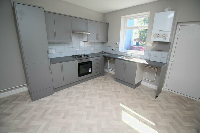 2 Bedroom End Of Terrace House To Rent In Claypit Lane, Rawmarsh, S62