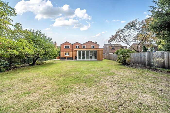 5 Bedroom Detached House For Sale In Viggory Lane, Horsell, Woking, Surrey, GU21