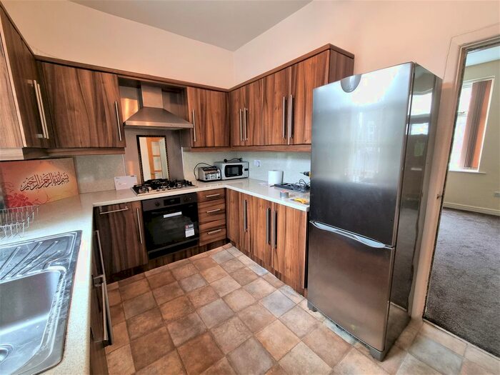 4 Bedroom Terraced House To Rent In Springfield Terrace, Bradford, BD8