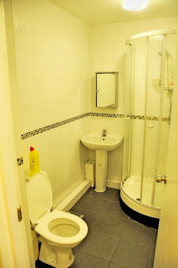 4 Bedroom House To Rent In Gainsborough Road, Liverpool, Liverpool, L15
