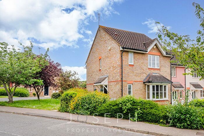 3 Bedroom End Of Terrace House To Rent In Marbled White Drive, Pinewood, IP8