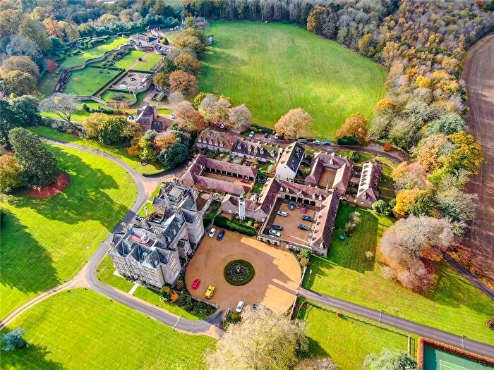 3 Bedroom Flat To Rent In Hurn Court Lane, Hurn, Christchurch, BH23