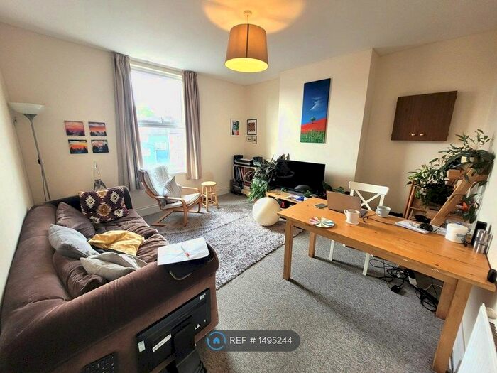3 Bedroom Maisonette To Rent In Lower Ashley Road, Bristol, BS2