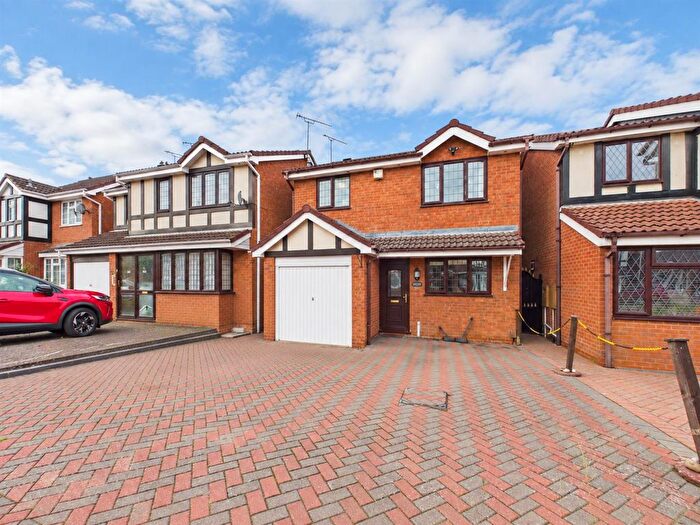 3 Bedroom Detached House For Sale In Shevlock Way, Stoke Heath, Coventry, CV6