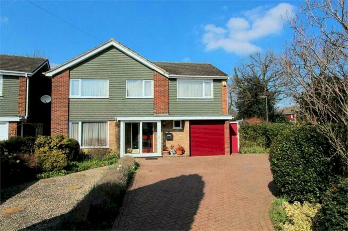 4 Bedroom Detached House To Rent In Woodham, KT15