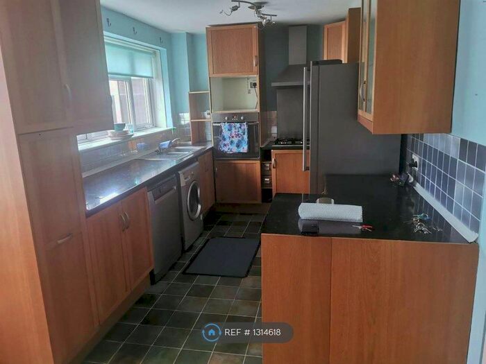 3 Bedroom Terraced House To Rent In Long Lynderswood, Basildon SS15