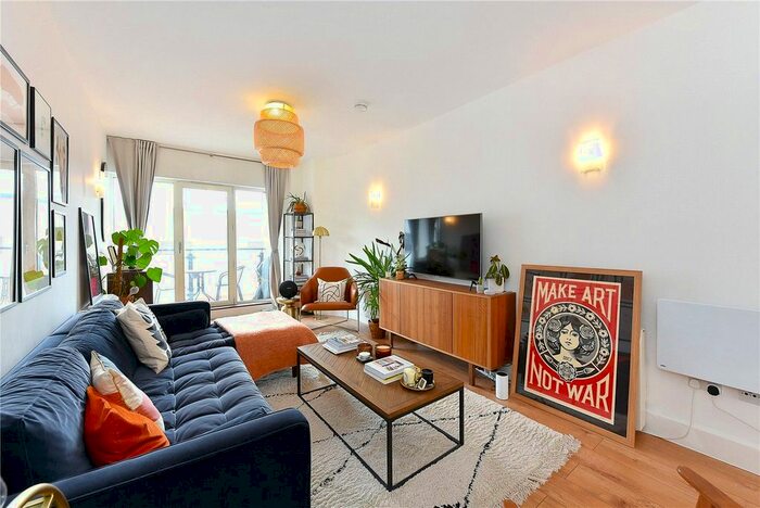 2 Bedroom Flat To Rent In Artichoke Hill, London, E1W