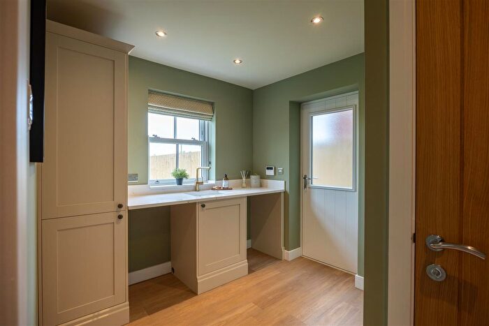 5 Bedroom Detached House For Sale In Nanrock Close, Eastrington, Goole, DN14