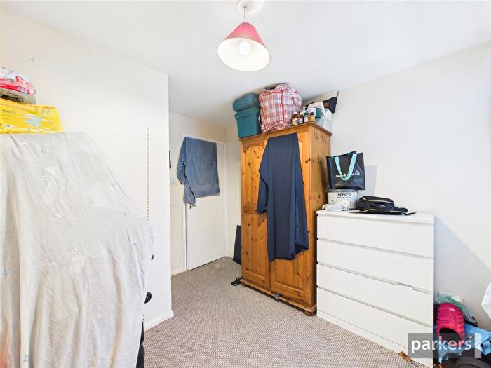 2 Bedroom Apartment For Sale In Westcote Road, Reading, Berkshire, RG30