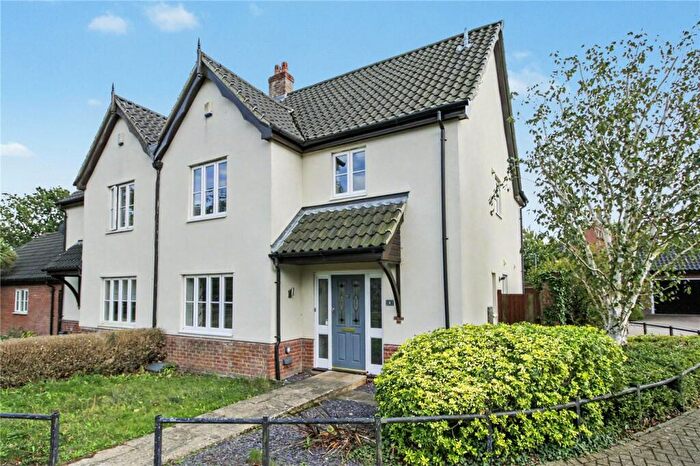 3 Bedroom Semi-Detached House To Rent In Mulberry Close, Poringland, Norwich, Norfolk, NR14