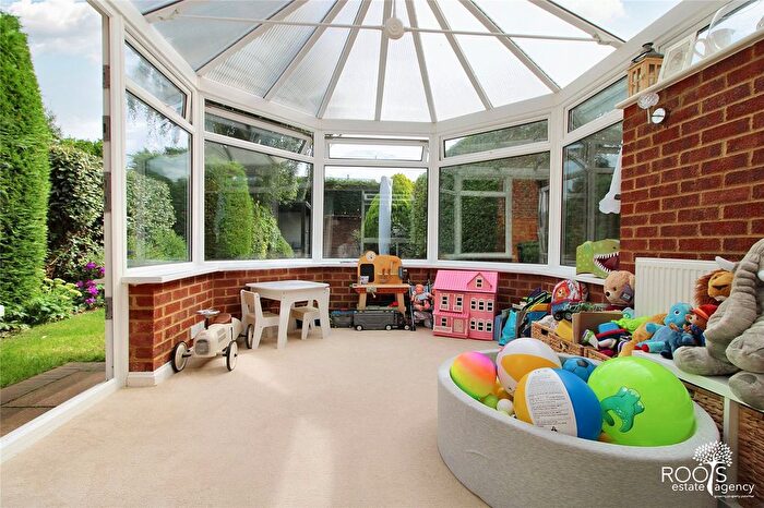 3 Bedroom Semi-Detached House For Sale In Ilkley Way, Thatcham, RG19