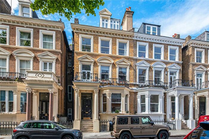2 Bedroom Flat For Sale In Holland Park Gardens, London, W14