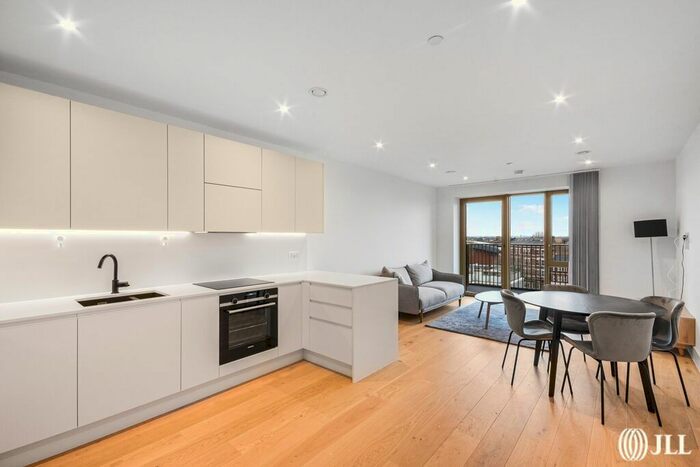 1 Bedroom Flat To Rent In Capital Interchange Way, Brentford, TW8