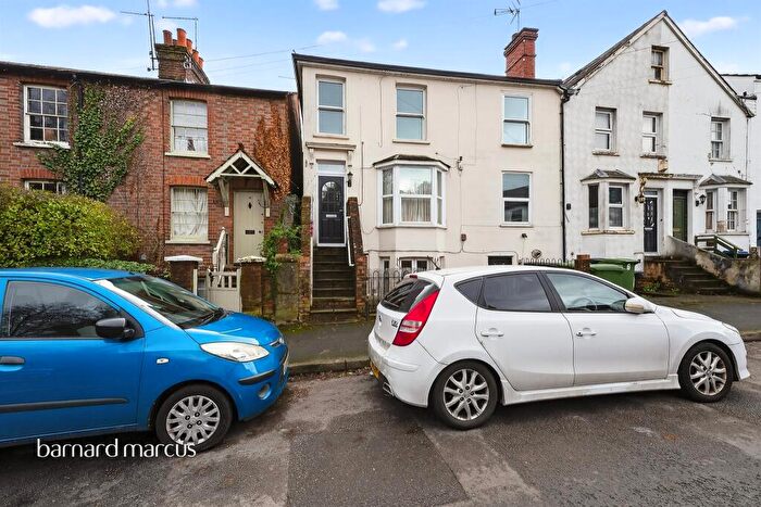 1 Bedroom Flat For Sale In Hampstead Road, Dorking, RH4