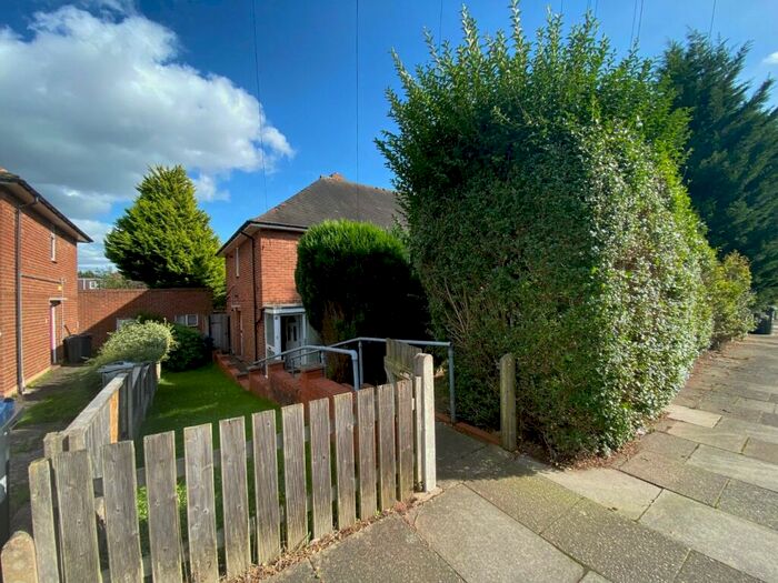 2 Bedroom Flat To Rent In Darleydale Avenue, Birmingham, West Midlands, B44