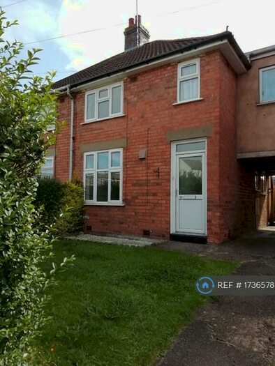 3 Bedroom Semi-Detached House To Rent In Batchley Road, Redditch, B97
