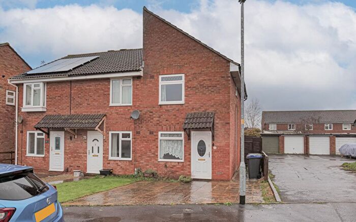 2 Bedroom End Of Terrace House For Sale In Pennine Close, Melksham, SN12