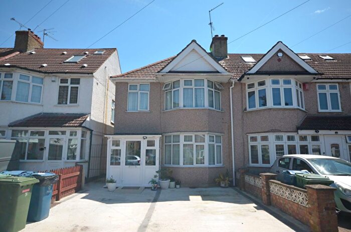 3 Bedroom End Terrace House For Sale In D'arcy Gardens, Kenton, HA3