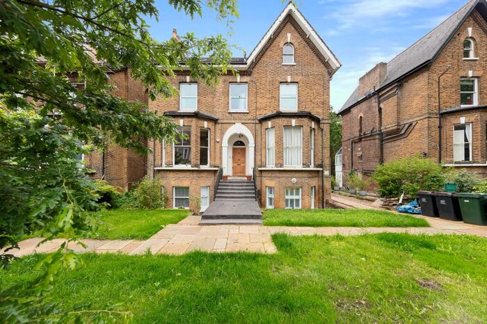 1 Bedroom Apartment To Rent In Thicket Road, London, SE20