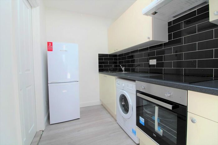 Studio To Rent In Deansway, Edmonton, London, N9