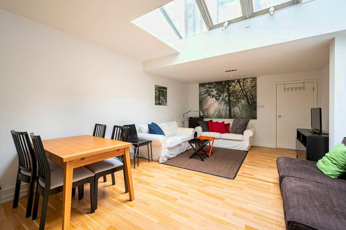 2 Bedroom Flat To Rent In Burton Street, Bloomsbury, London H, WC1