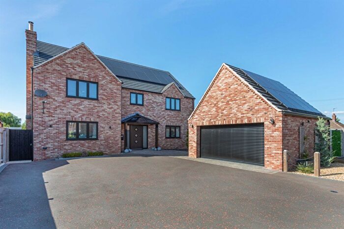 4 Bedroom Detached House For Sale In Hall Road, Walpole Highway, Wisbech, PE14