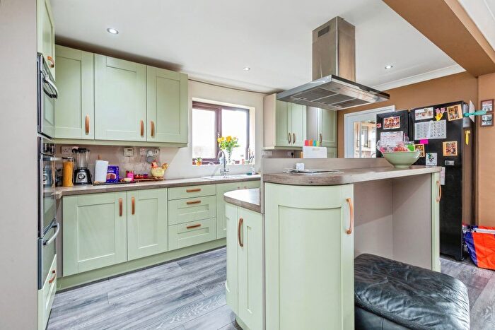 5 Bedroom Detached House For Sale In Burrows Lane, Rochester, ME3