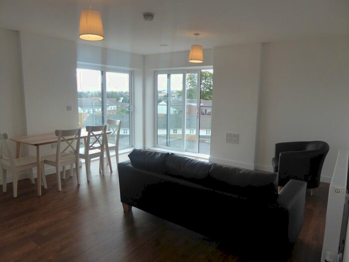 2 Bedroom Flat To Rent In Oscar Wilde Road, Reading, RG1