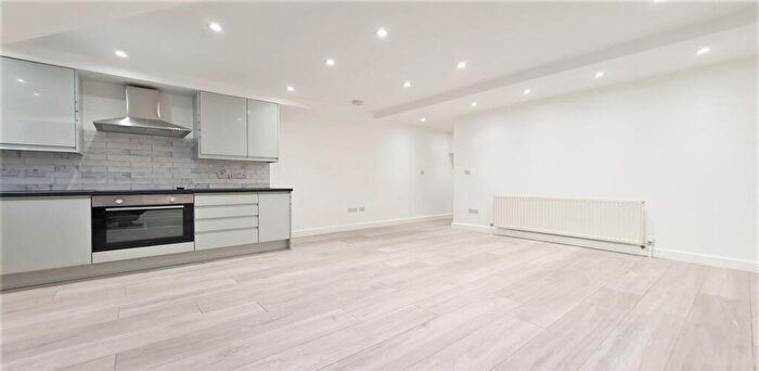 2 Bedroom Flat To Rent In Deacon Road, London, NW2