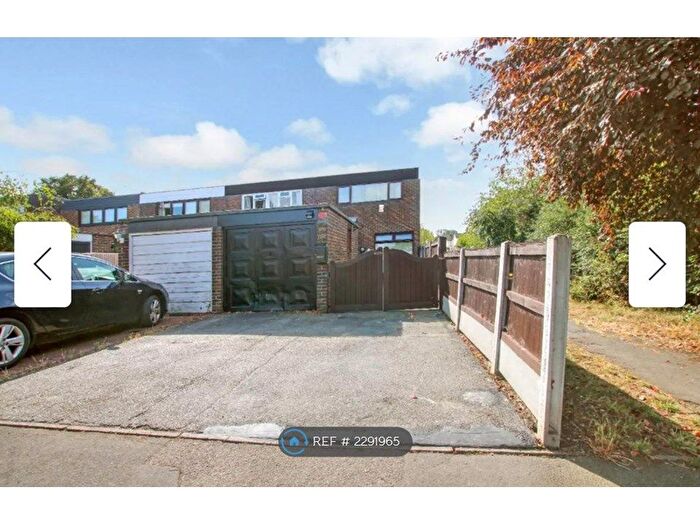 3 Bedroom End Of Terrace House To Rent In Wickham Place, Basildon, SS16