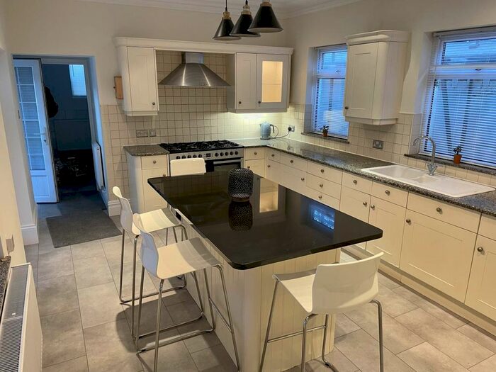 4 Bedroom Property To Rent In Uplands Crescent, Uplands, Swansea, SA2