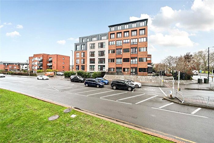 2 Bedroom Apartment For Sale In Park House Apartments, Bath Road, Slough, SL1