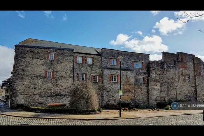 2 Bedroom Flat To Rent In Barbican Court, Plymouth, PL4