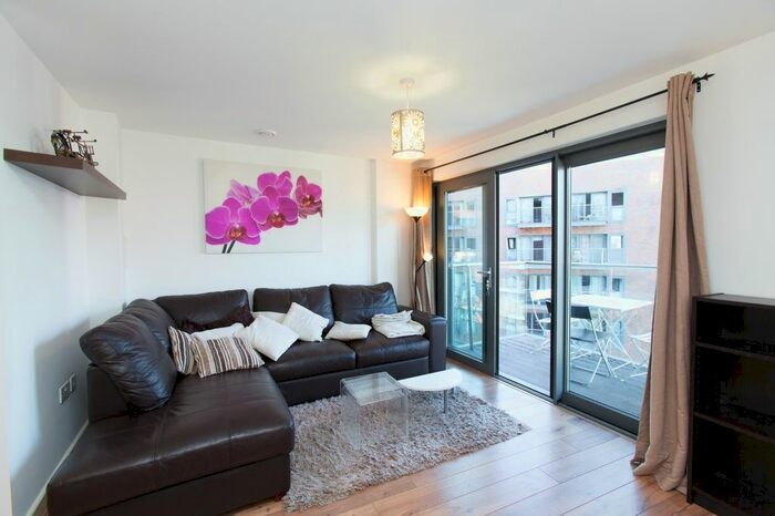 2 Bedroom Flat To Rent In Montreal House, Maple Quays, Canada Water, SE16