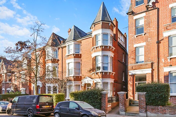 2 Bedroom Flat To Rent In Parliament Hill, London, NW3