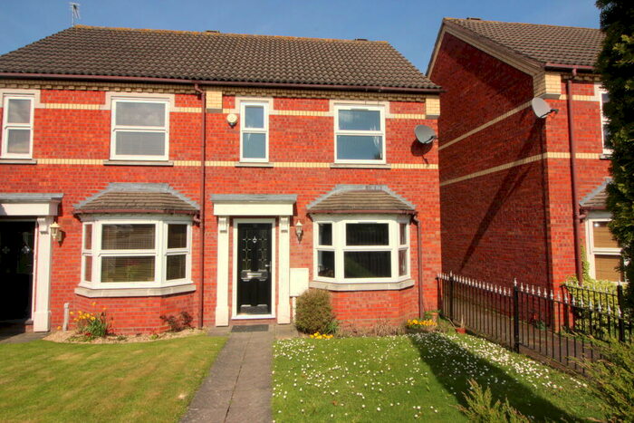 2 Bedroom Semi-Detached House To Rent In Chestnut Square, Leamington Spa, CV32