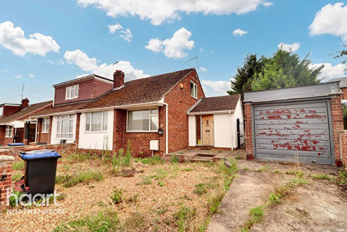 3 Bedroom Semi-Detached Bungalow For Sale In Thirlestane Crescent, Northampton, NN4