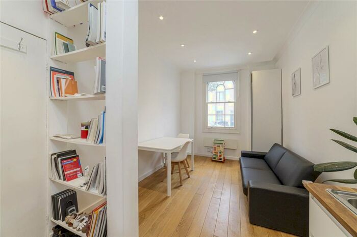1 Bedroom Flat To Rent In St. Peter's Street, London, N1