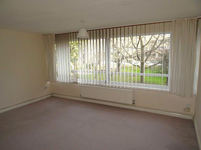 2 Bedroom Flat For Sale In Fair Acres, Bromley, BR2