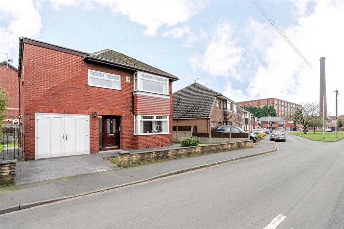 3 Bedroom Detached House For Sale In Kenhall Road, Leigh, WN7