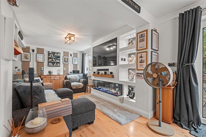 2 Bedroom Flat For Sale In Church Street North, Old Whittington, Chesterfield, S41