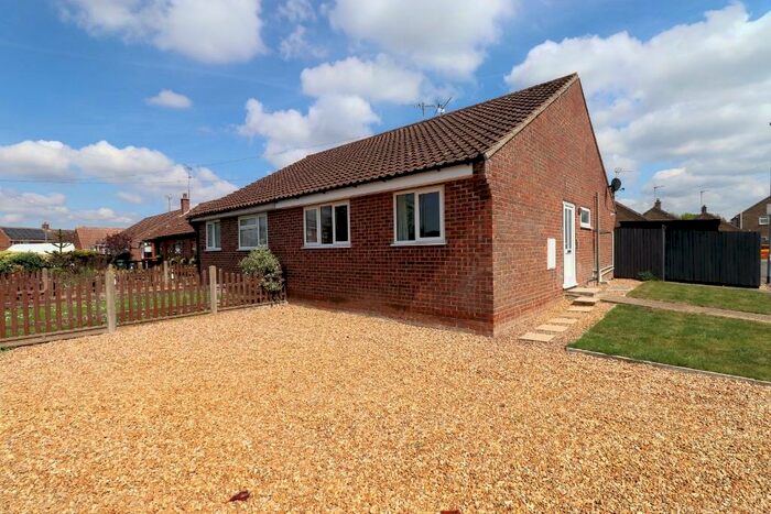 2 Bedroom Semi-Detached Bungalow To Rent In Stone Close, Watlington, PE33